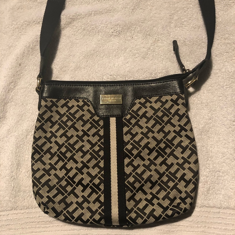 Crossbody Tommy Hilfiger purse